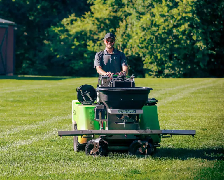 Fertilizing Spray Lawn